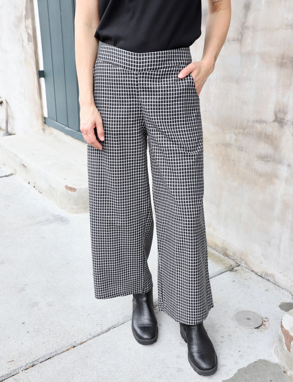 Black Gingham Organic Cotton Crop Pants - Passion Lilie