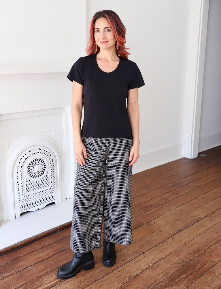 Black Organic Cotton T-Shirt - Passion Lilie