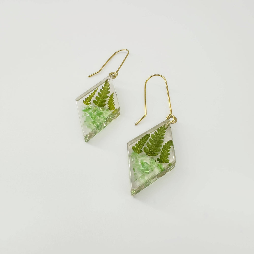 Botanical Resin Flower & Stone Diamond Earrings - Passion Lilie