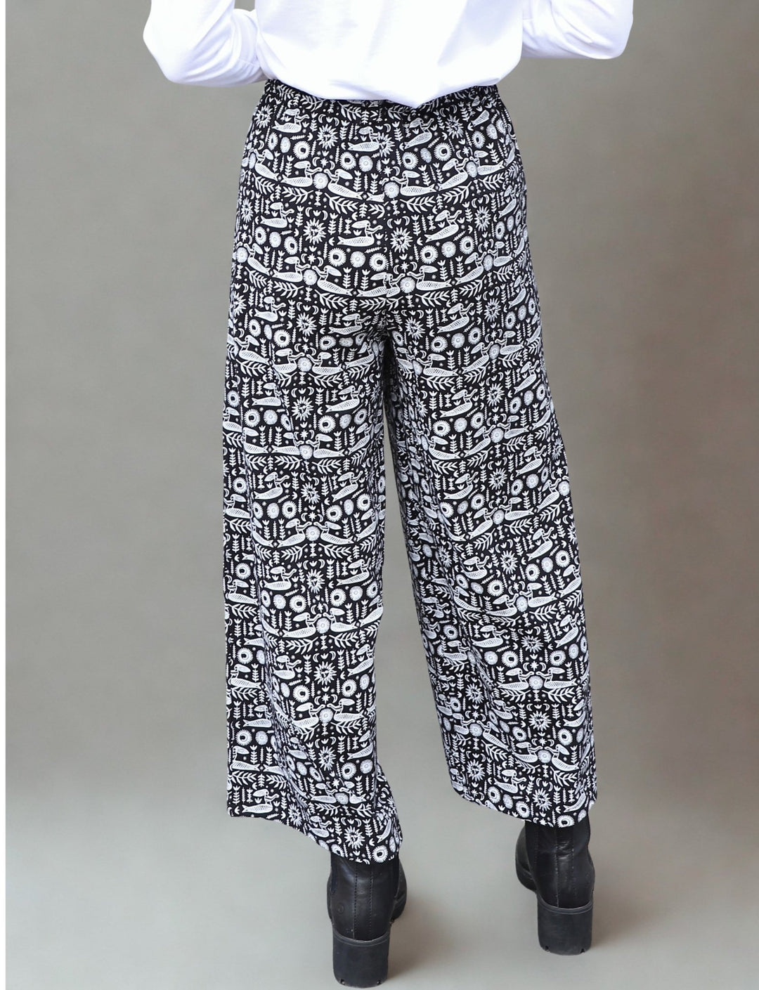 Folklore Organic Wide Leg Crop Pants - Passion Lilie - Fair Trade - Sustainable Fashion