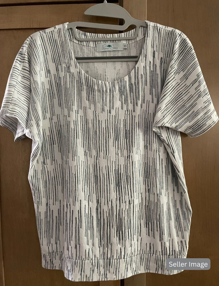 Moana Organic Top : Pre - Loved - Passion Lilie