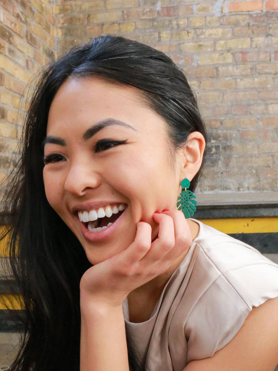 Monstera Studs - Passion Lilie