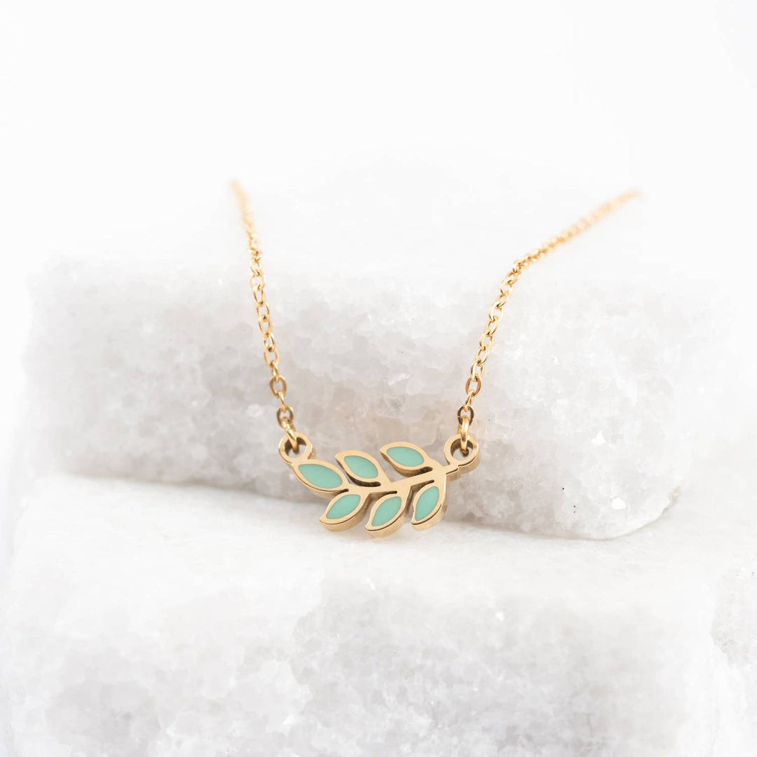 Rowen Leaf Necklace in Mint - Passion Lilie