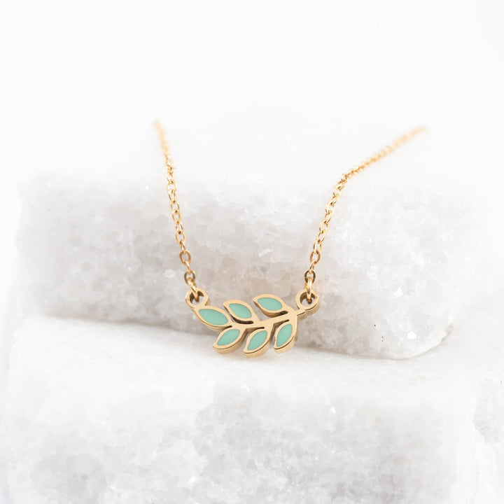 Rowen Leaf Necklace in Mint - Passion Lilie