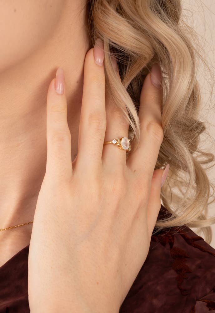 Starlight Moonstone Ring - Passion Lilie