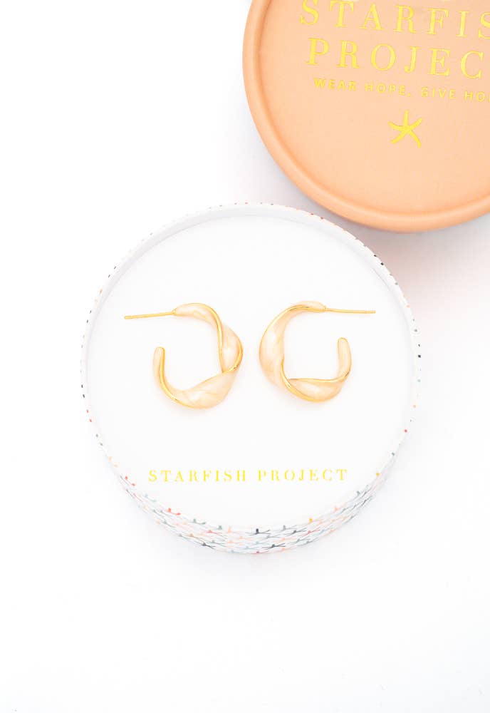 With a Twist Hoops in Soft Coral - Passion Lilie